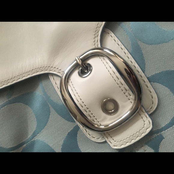 Signature blue and white leather Coach Soho bleaker flap duffel - Picture 5 of 5